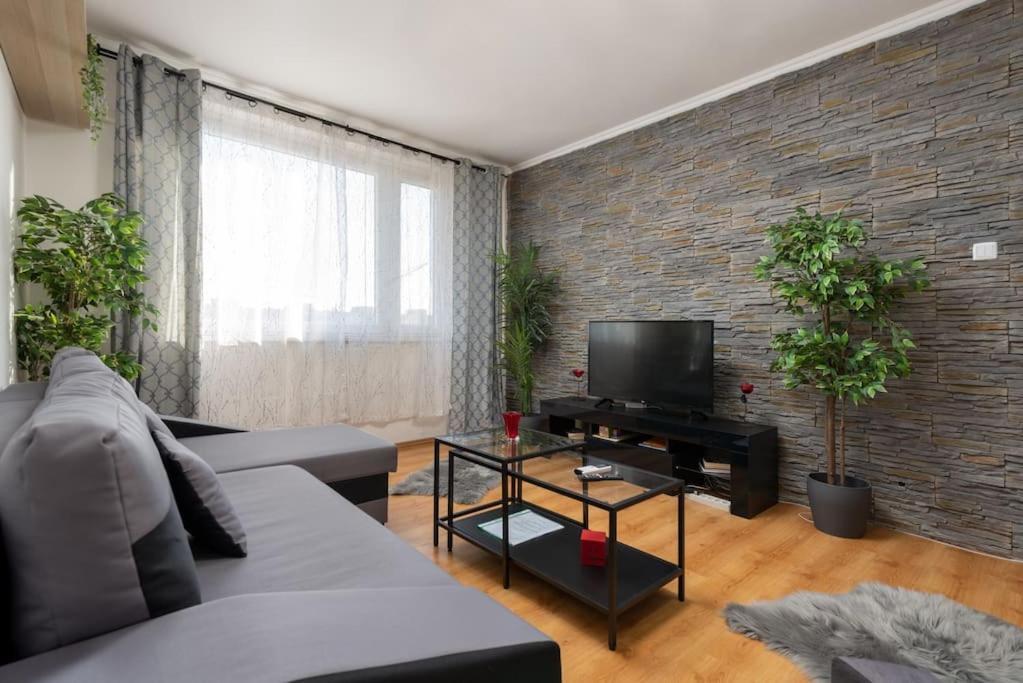 Spacious And Bright Flat Between Airport & Center Apartment Budapest Exterior photo