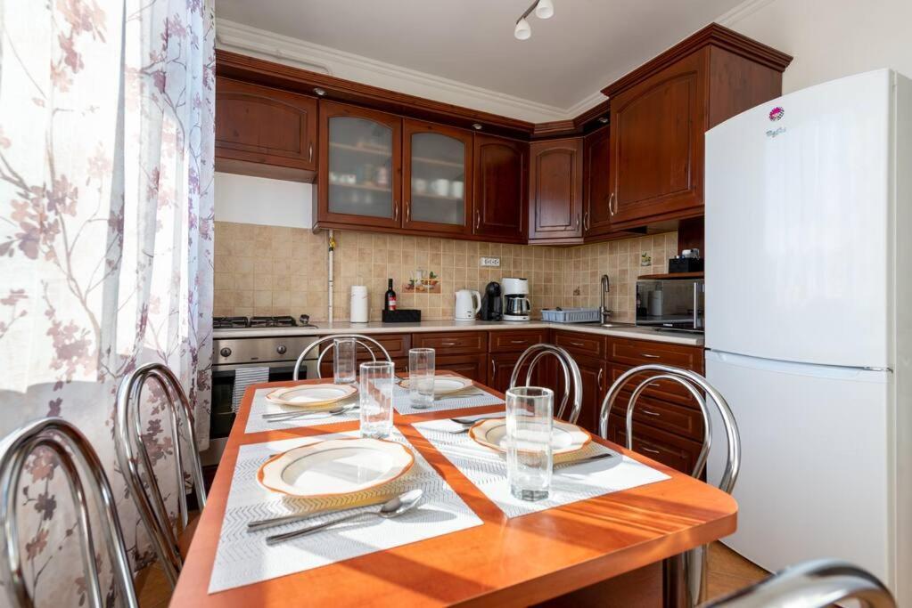 Spacious And Bright Flat Between Airport & Center Apartment Budapest Exterior photo