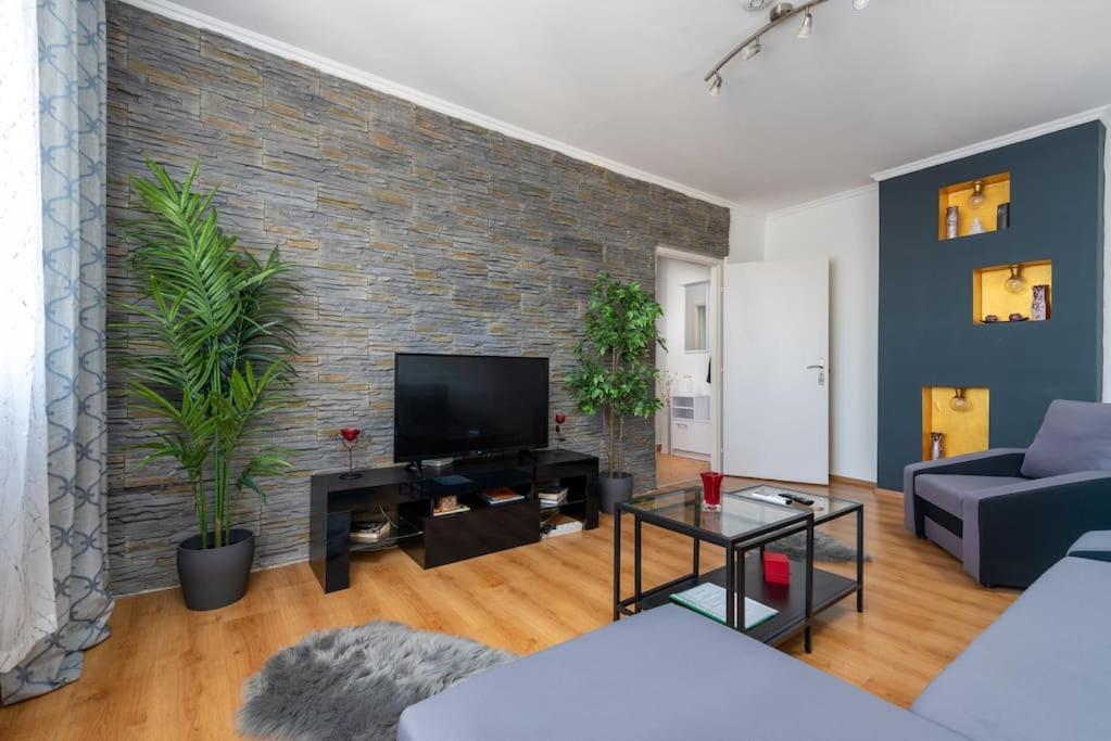 Spacious And Bright Flat Between Airport & Center Apartment Budapest Exterior photo